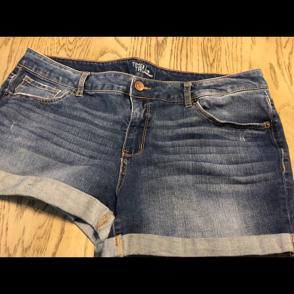 Women’s size 18 shorts